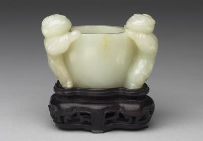 图片[2]-Jade vessel with handles in the shape of a youngster, Qing dynasty (1644-1911)-China Archive